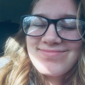 Meet your Posher, Makayla